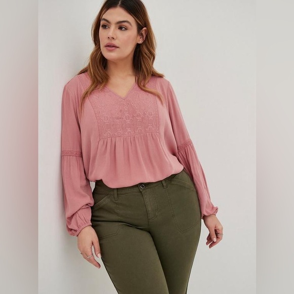 Torrid Crinkle Gauze Embroidered Top pink long sleeve tunic size 1XL - Picture 2 of 13